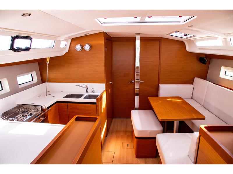 Book yachts online - sailboat - Sun Odyssey 440 - MONOLITH - rent