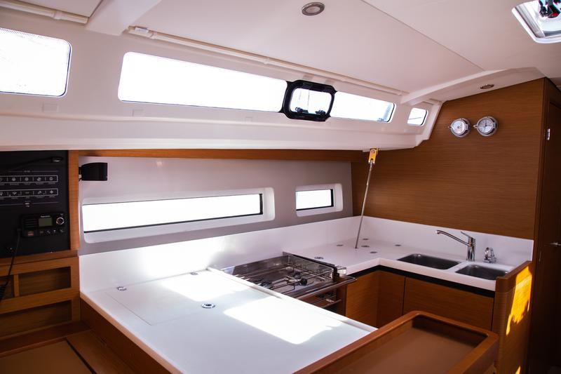 Book yachts online - sailboat - Sun Odyssey 440 - MONOLITH - rent