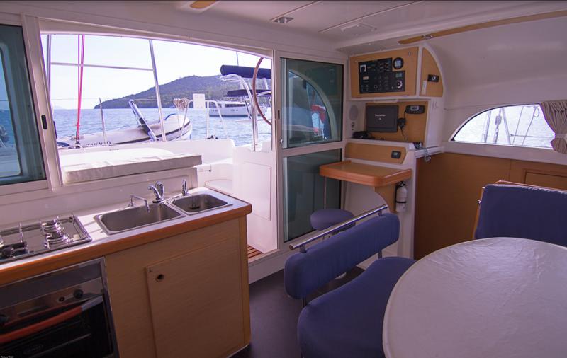 Book yachts online - catamaran - Lagoon 380 - My Shangri-La - rent