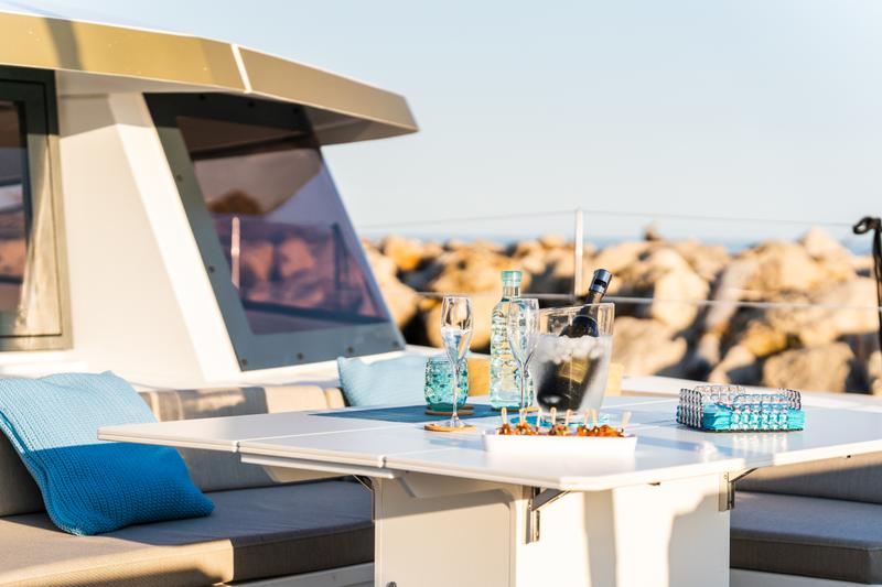 Book yachts online - catamaran - Bali 5.4. - Signature Concept - rent