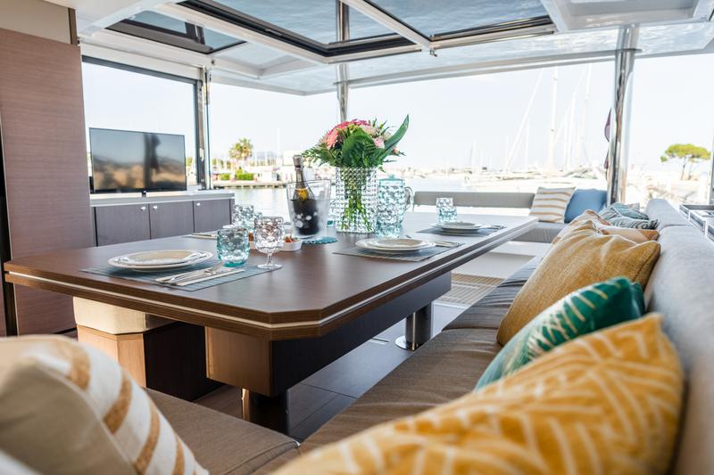 Book yachts online - catamaran - Bali 5.4. - Signature Concept - rent