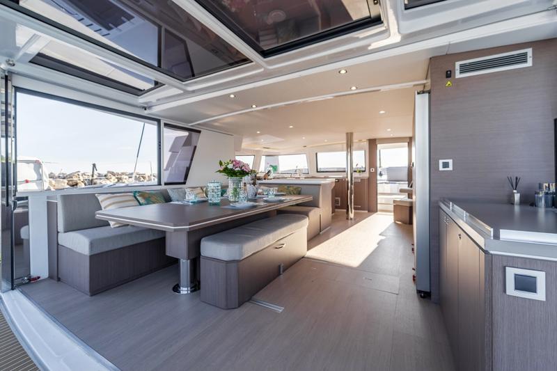 Book yachts online - catamaran - Bali 5.4. - Signature Concept - rent