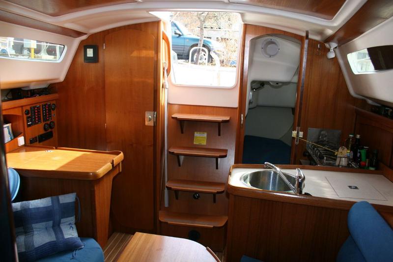 Book yachts online - sailboat - Sun Odyssey 29.2 - Mirabai - rent