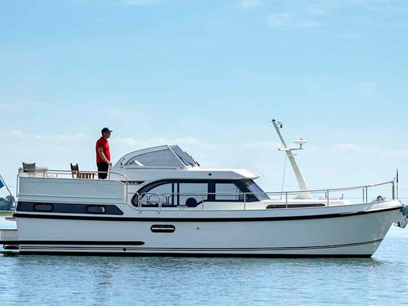 Book yachts online - motorboat - Linssen 35 SL - Speyside - rent