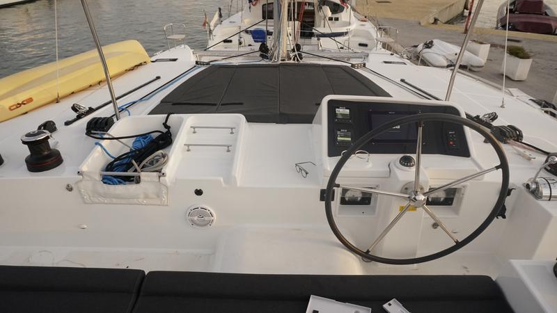 Book yachts online - catamaran - Lagoon 450 - Mia - rent