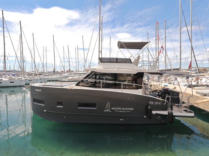 Book yachts online - motorboat - Futura 40 Grand Horizon - VESPUCCI - rent