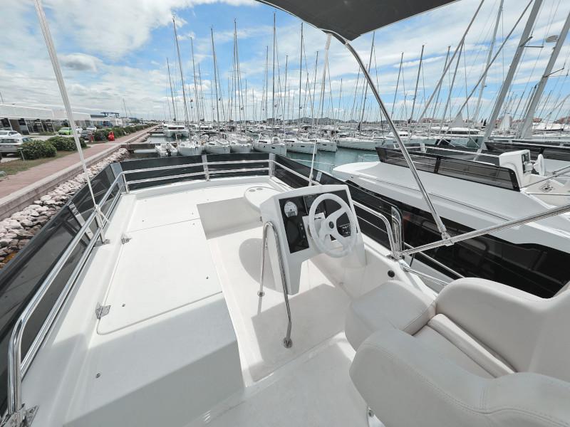 Book yachts online - motorboat - Futura 40 Grand Horizon - VESPUCCI - rent