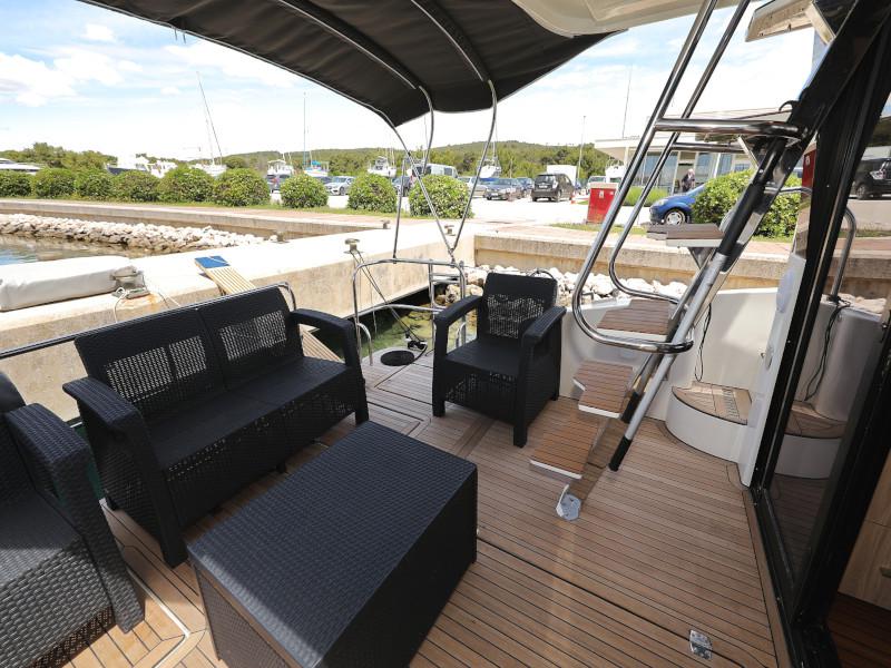 Book yachts online - motorboat - Futura 40 Grand Horizon - X MAGELLAN - rent
