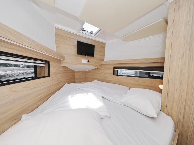 Book yachts online - motorboat - Futura 40 Grand Horizon - X MAGELLAN - rent