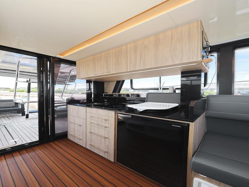 Book yachts online - motorboat - Futura 40 Grand Horizon - X MAGELLAN - rent