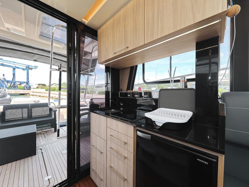 Book yachts online - motorboat - Futura 40 Grand Horizon - X MAGELLAN - rent