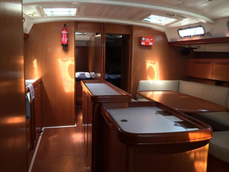 Book yachts online - sailboat - Cyclades 50.5 - MANNA+BowThruster - rent
