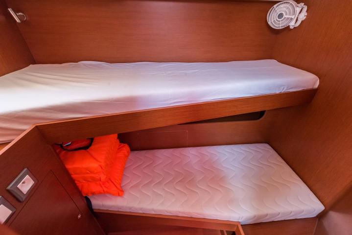 Book yachts online - sailboat - Oceanis 51.1 - ANNETTE -  AC and generator - rent