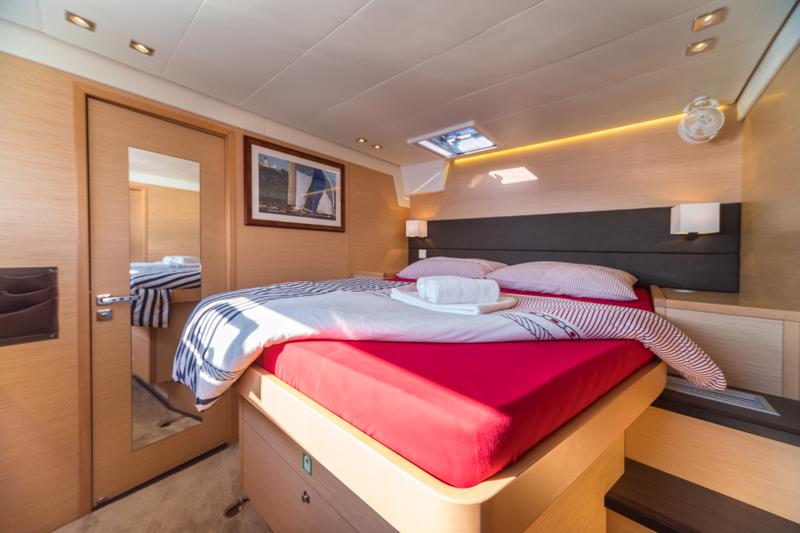 Book yachts online - catamaran - Lagoon 560 S2 (2016) equipped with generator, AC (saloon+cabins), water maker, ice maker, microwave oven, dishwasher, underwater lights, 2 X S.U.P. , water ski &amp; tube, 8 snorkel. sets - PURA VIDA - rent