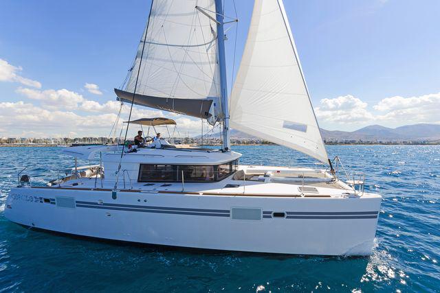 Book yachts online - catamaran - Lagoon 450 Fly A/C &amp; GEN - TAMIRO II - rent