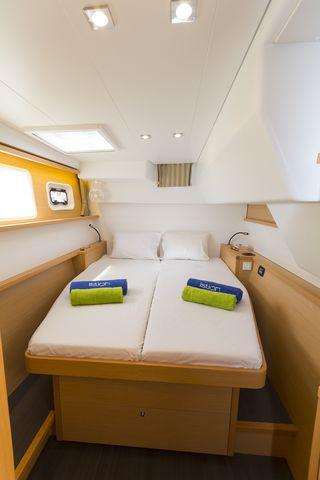 Book yachts online - catamaran - Lagoon 450 Fly A/C &amp; GEN - TAMIRO II - rent
