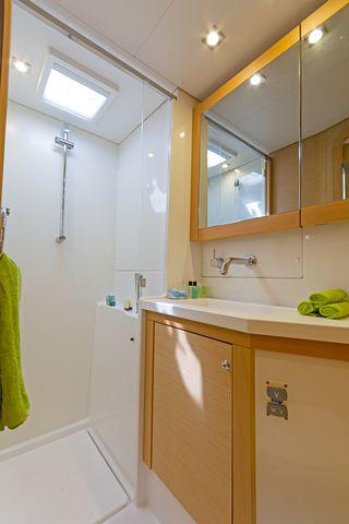 Book yachts online - catamaran - Lagoon 450 Fly A/C &amp; GEN - TAMIRO II - rent