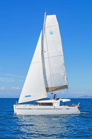 Book yachts online - catamaran - Lagoon 450 Fly A/C &amp; GEN - TAMIRO II - rent