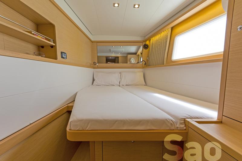 Book yachts online - catamaran - Lagoon 450 Fly A/C &amp; GEN - Sao - rent