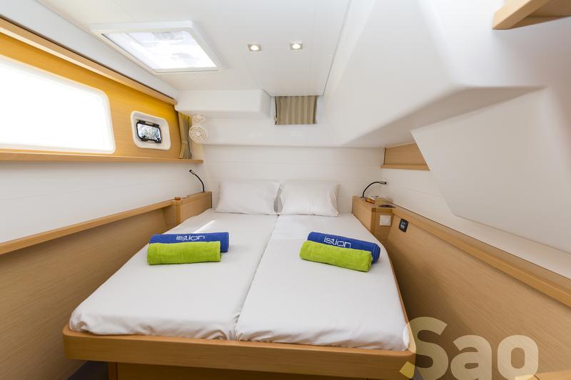 Book yachts online - catamaran - Lagoon 450 Fly A/C &amp; GEN - Sao - rent