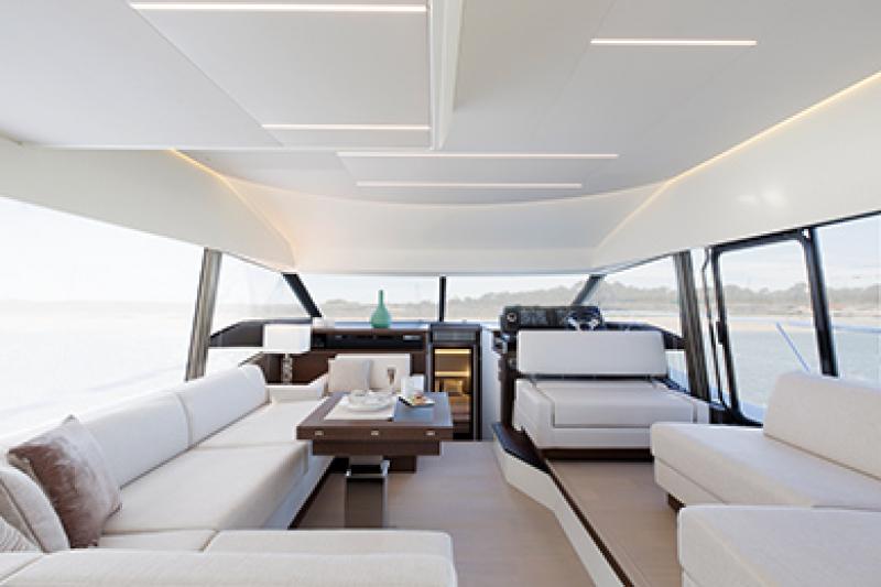 Book yachts online - motorboat - Prestige 520 Flybridge - ZAFE - rent