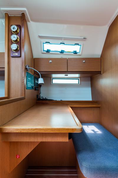 Book yachts online - sailboat - Bavaria 45 Cruiser Owner version - Bunty - Bow &amp; Teak - rent