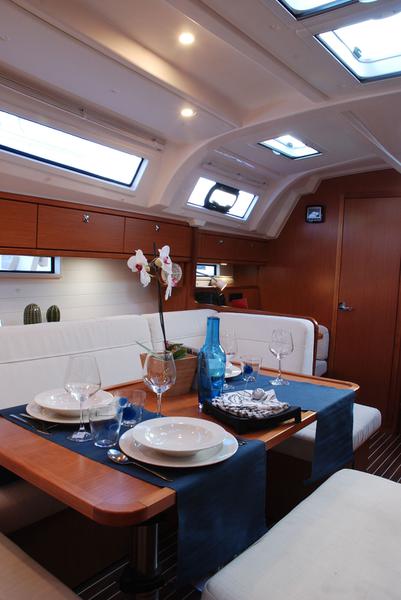 Book yachts online - sailboat - Bavaria Cruiser 41 - Khimeya - rent