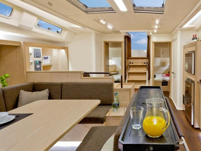 Book yachts online - sailboat - Hanse 575 - Marina Estrella Four - rent