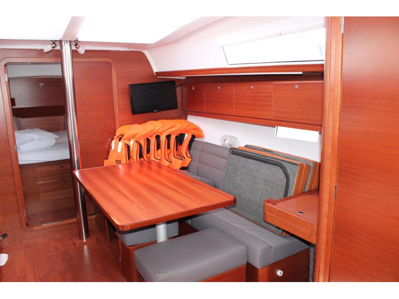 Book yachts online - sailboat - Dufour 382 GL - Mata - rent