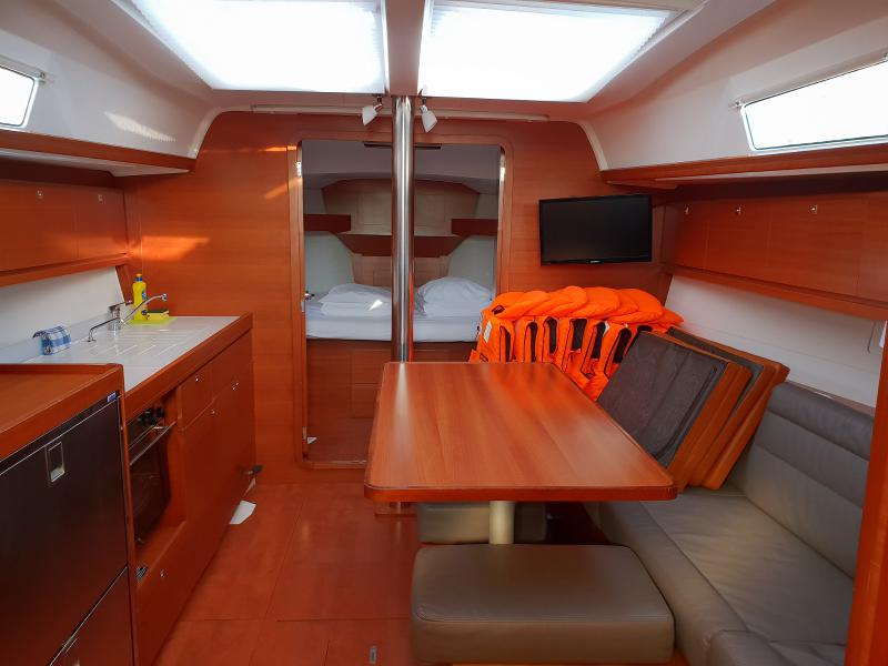Book yachts online - sailboat - Dufour 382 GL - Mata - rent