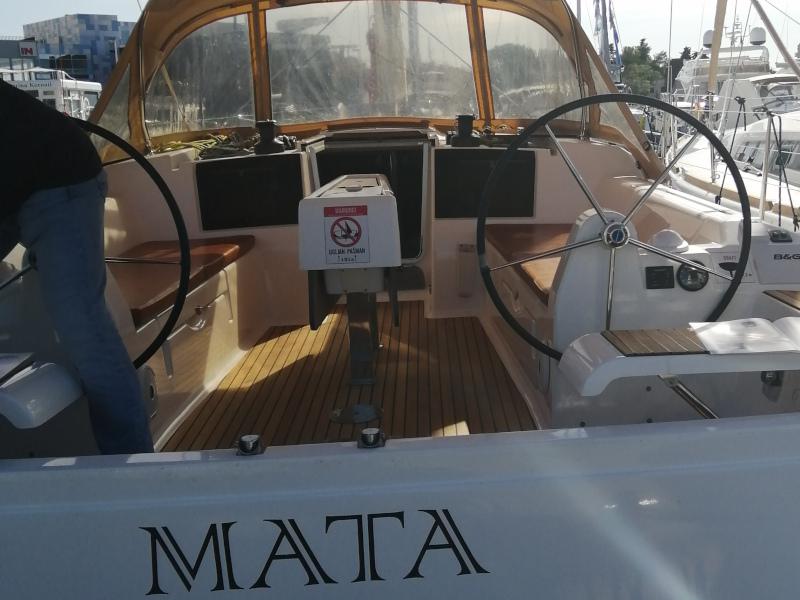 Book yachts online - sailboat - Dufour 382 GL - Mata - rent