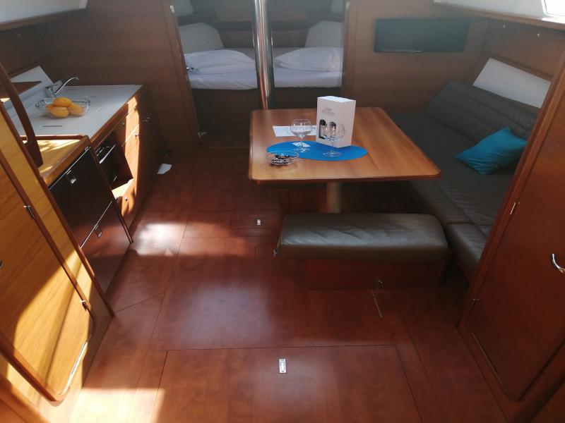 Book yachts online - sailboat - Dufour 382 GL - Mata - rent
