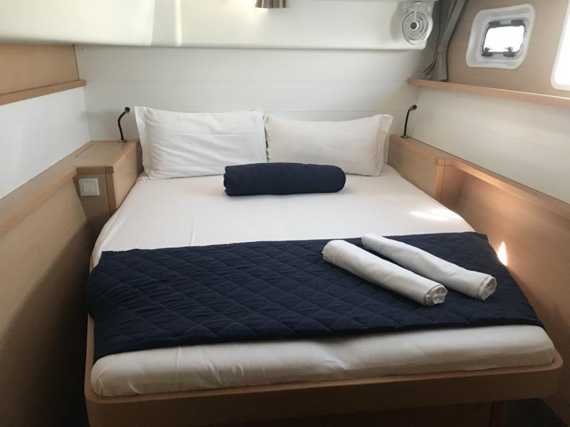 Book yachts online - catamaran - Lagoon 450F - Corona Borealis 11 - rent