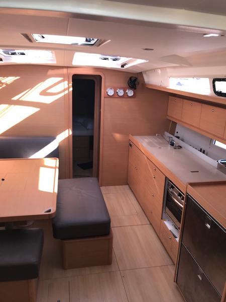 Book yachts online - sailboat - Dufour 460 Grand Large - Vanilla - rent