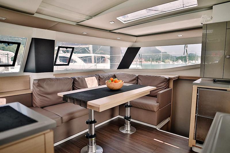 Book yachts online - catamaran - Helia 44 Evolution - Knyps KN - rent