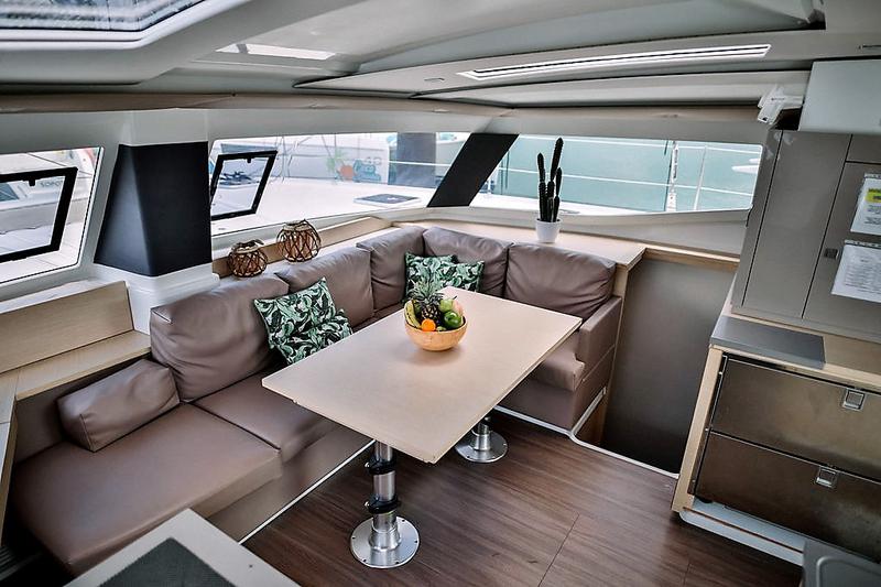 Book yachts online - catamaran - Helia 44 Evolution - Knyps KN - rent