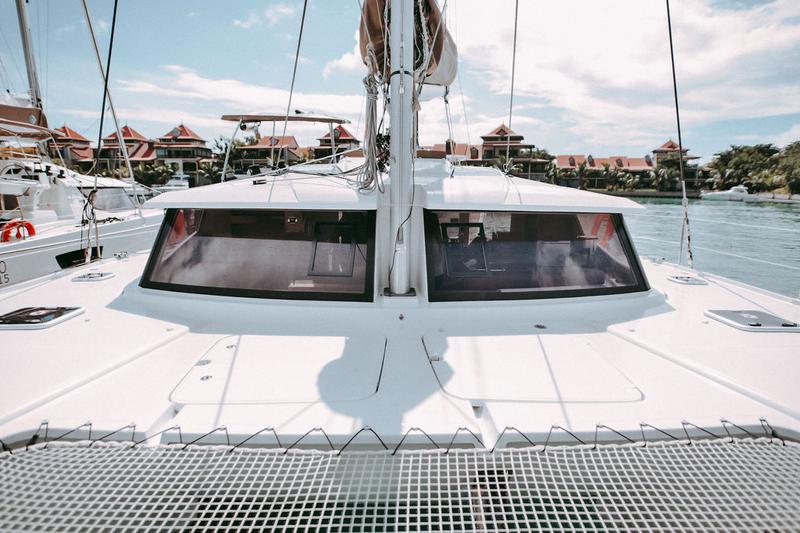 Book yachts online - catamaran - Helia 44 Evolution - Knyps KN - rent