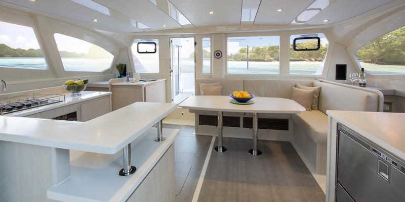 Book yachts online - catamaran - Moorings 4400 - Moorings 4400 (2016) - rent