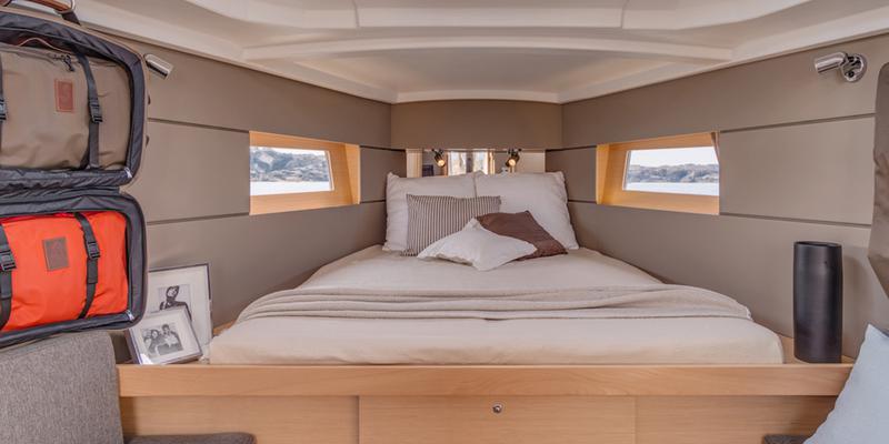 Book yachts online - sailboat - Moorings 382 - Moorings 382 (2016) - rent