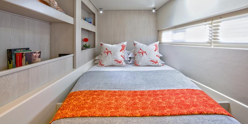 Book yachts online - catamaran - Moorings 5800 - Moorings 5800 (2015) - rent