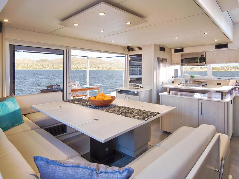 Book yachts online - catamaran - Moorings 5800 - Moorings 5800 (2018) - rent