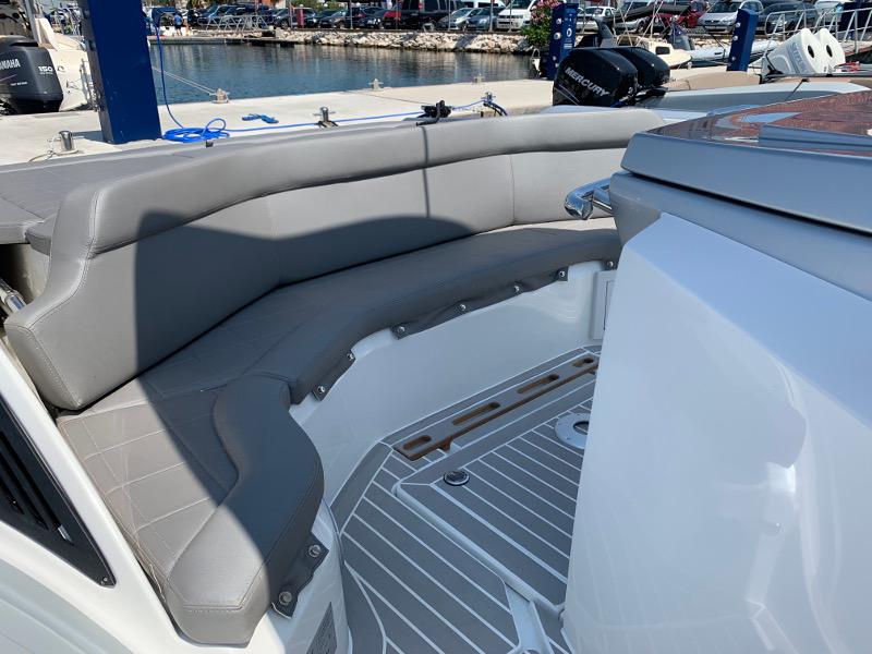 Book yachts online - motorboat - Sacs Strider 11 FB - Bomber 44 - rent