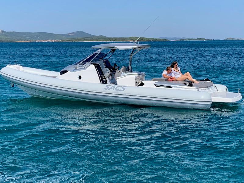 Book yachts online - motorboat - Sacs Strider 11 FB - Bomber 44 - rent