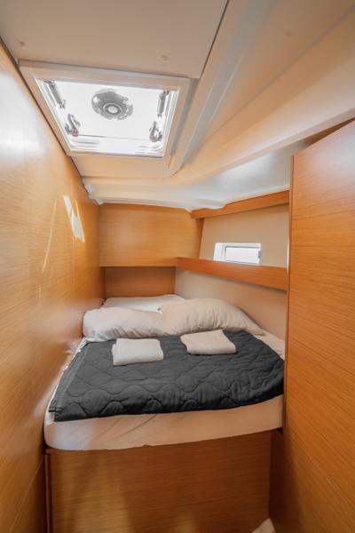 Book yachts online - sailboat - Sun Odyssey 490 (10) - ADEMARE - rent