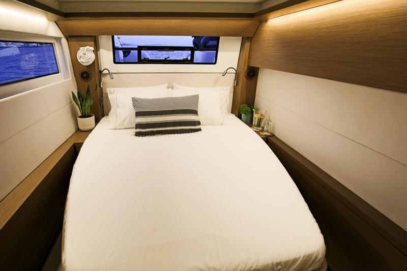 Book yachts online - catamaran - Lagoon 50 (5 cabs) Skippered - ADIAMO - rent