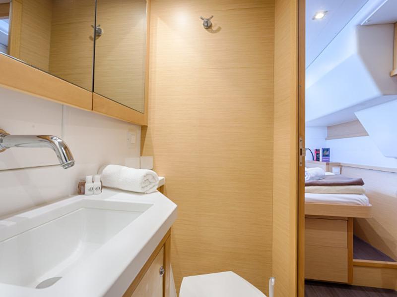 Book yachts online - catamaran - Lagoon 450 F Luxury - ALBA MOUSE  - rent