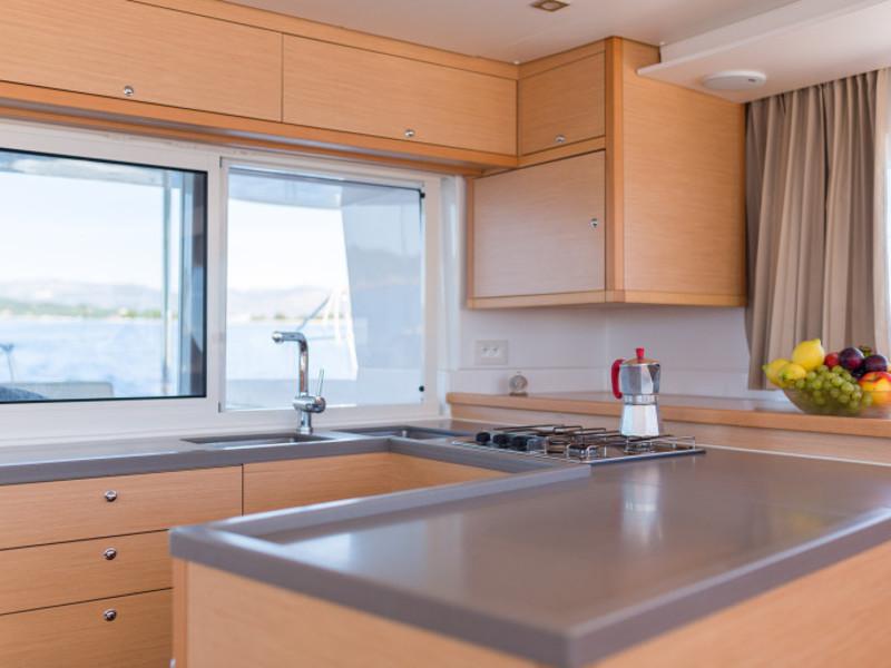 Book yachts online - catamaran - Lagoon 450 F Luxury - ALBA MOUSE  - rent
