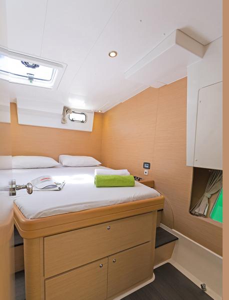 Book yachts online - catamaran - Lagoon 421 - Enjoy - rent