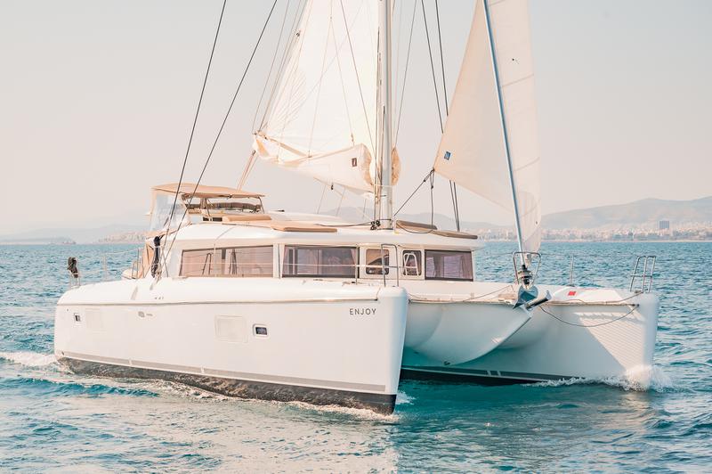 Book yachts online - catamaran - Lagoon 421 - Enjoy - rent