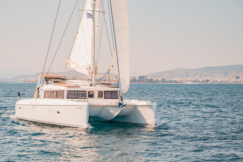 Book yachts online - catamaran - Lagoon 421 - Enjoy - rent